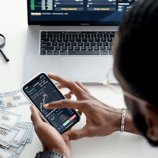 Magyar BitFlow kripto befektetési szakértők csapata